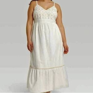 Women's Plus Size Sleeveless Embroidered Bodice Dress - Ava & Viv White …